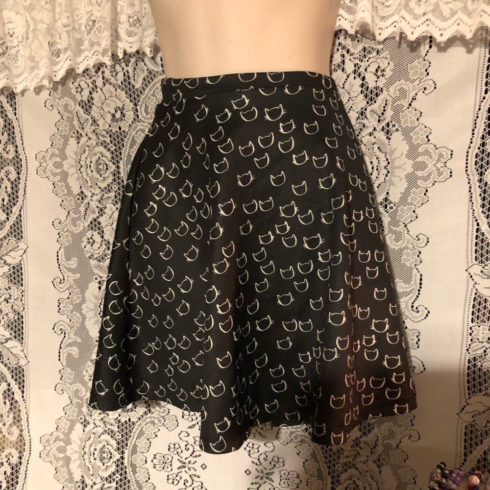 Super cute kitty 🐱 mini skirt